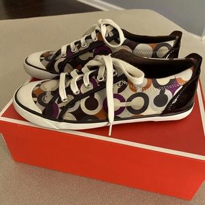 Like new Coach sneakers sz 9